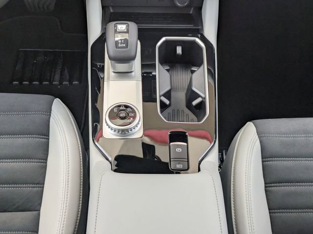 New 2026 Mitsubishi Outlander SE image 21