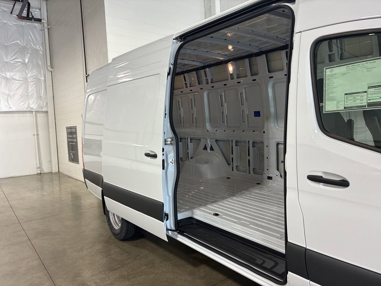 New 2025 Mercedes-Benz Sprinter 4500 image 4