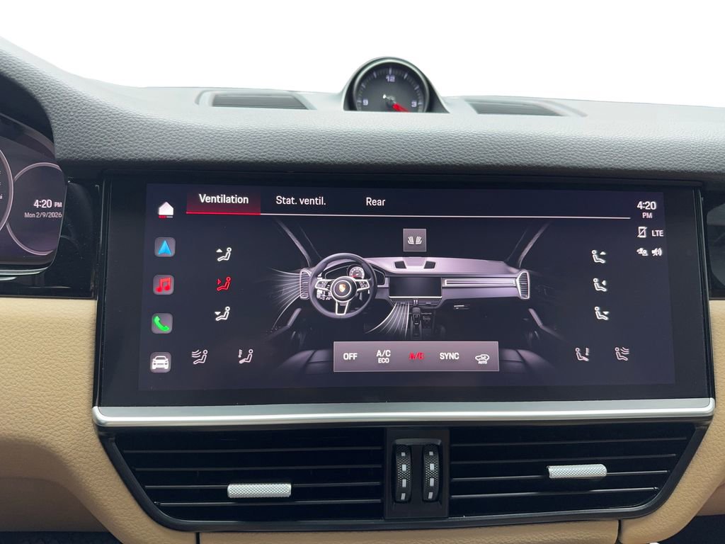 Used 2023 Porsche Cayenne Platinum Edition image 31