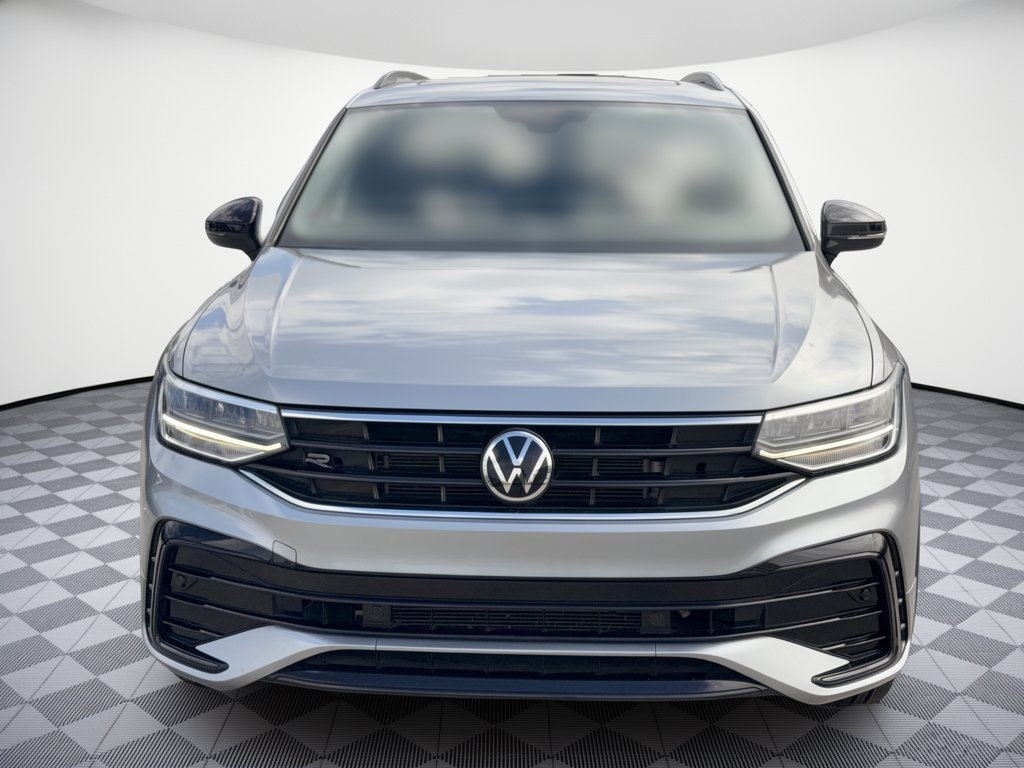 Used 2022 Volkswagen Tiguan SE R-Line FWD image 6