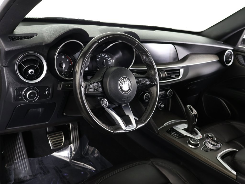 Used 2022 Alfa Romeo Stelvio Ti image 28
