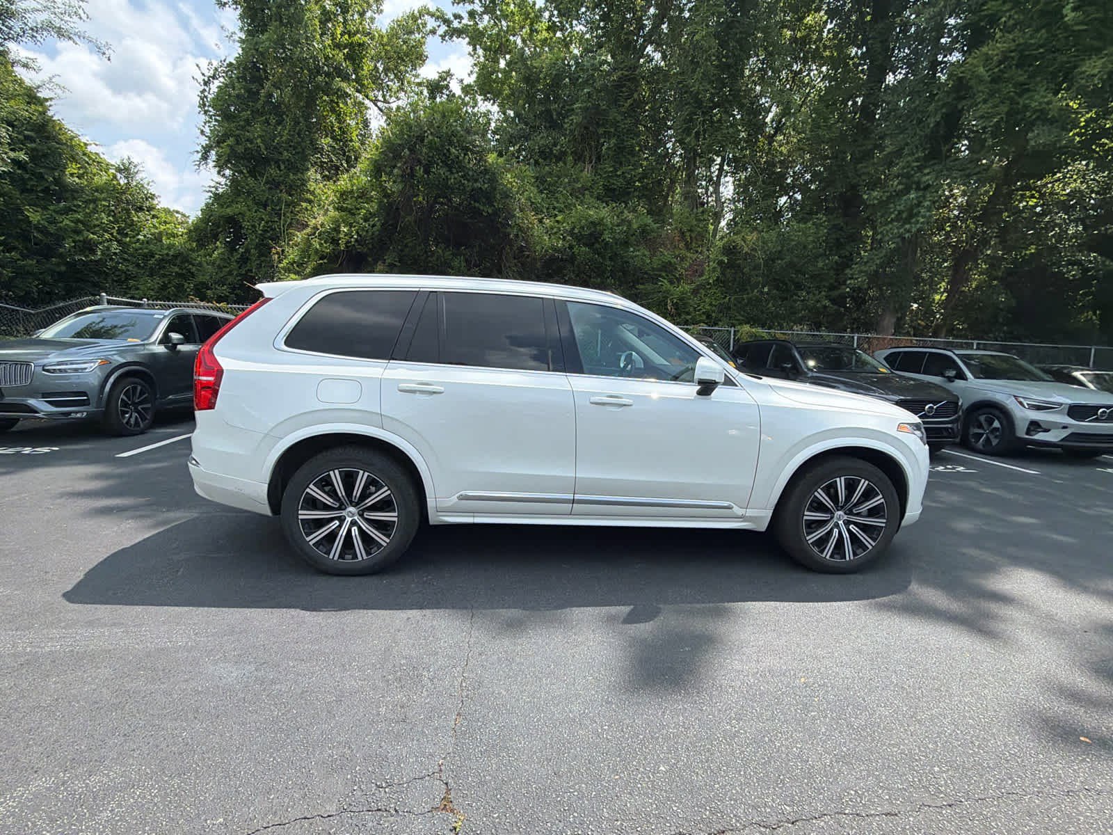 Used 2025 Volvo XC90 B5 Core AWD/4WD image 14