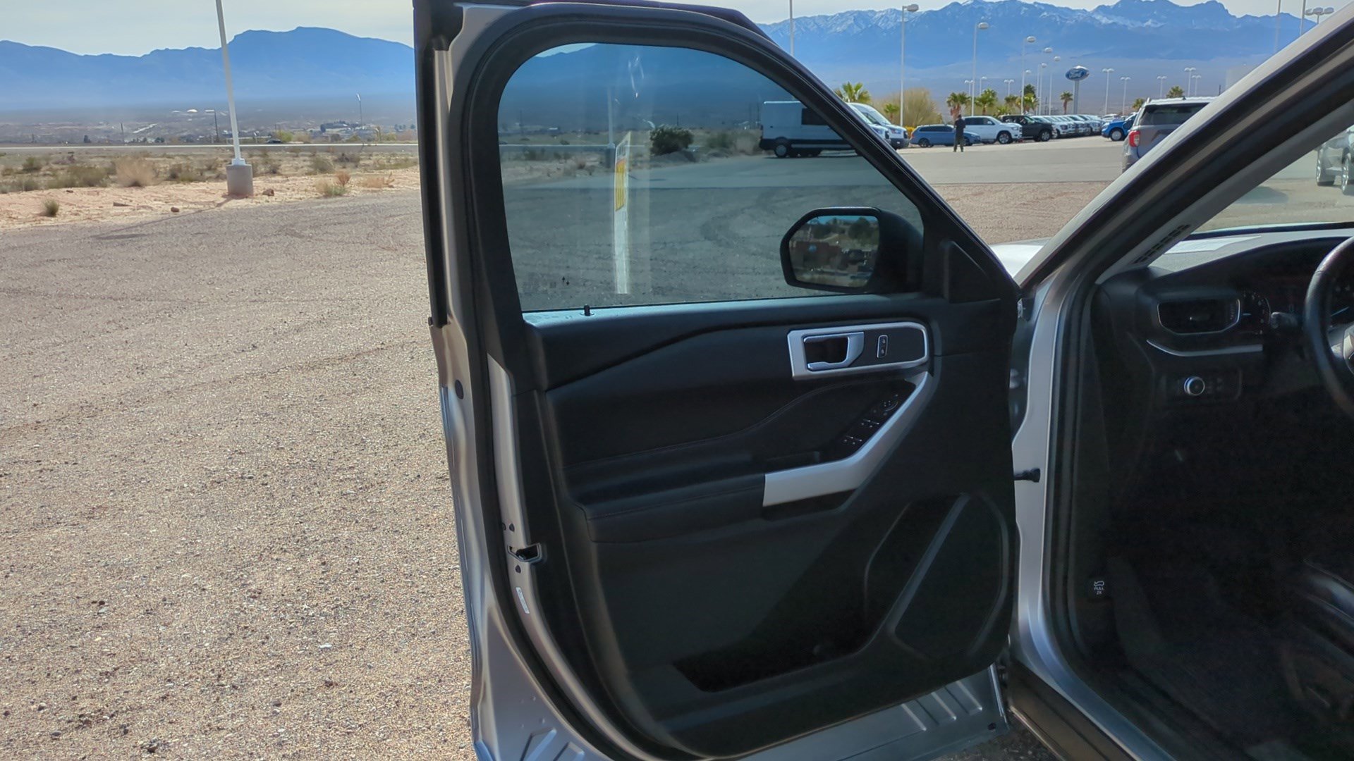 Used 2021 Ford Explorer XLT w/ Equipment Group 202A image 12