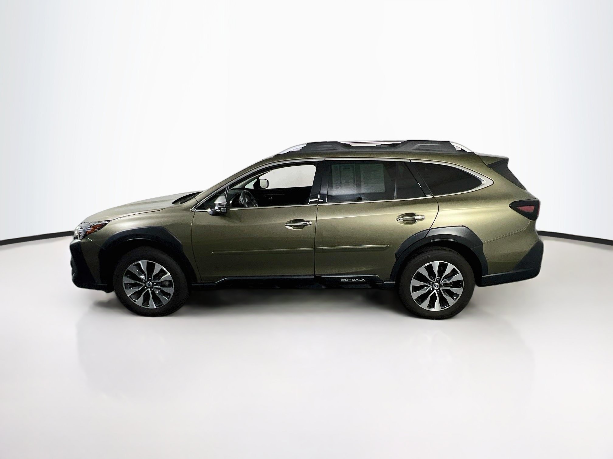 Used 2023 Subaru Outback Touring AWD/4WD image 8