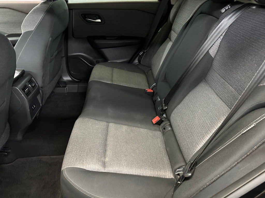 Used 2021 Nissan Rogue SV AWD/4WD image 17