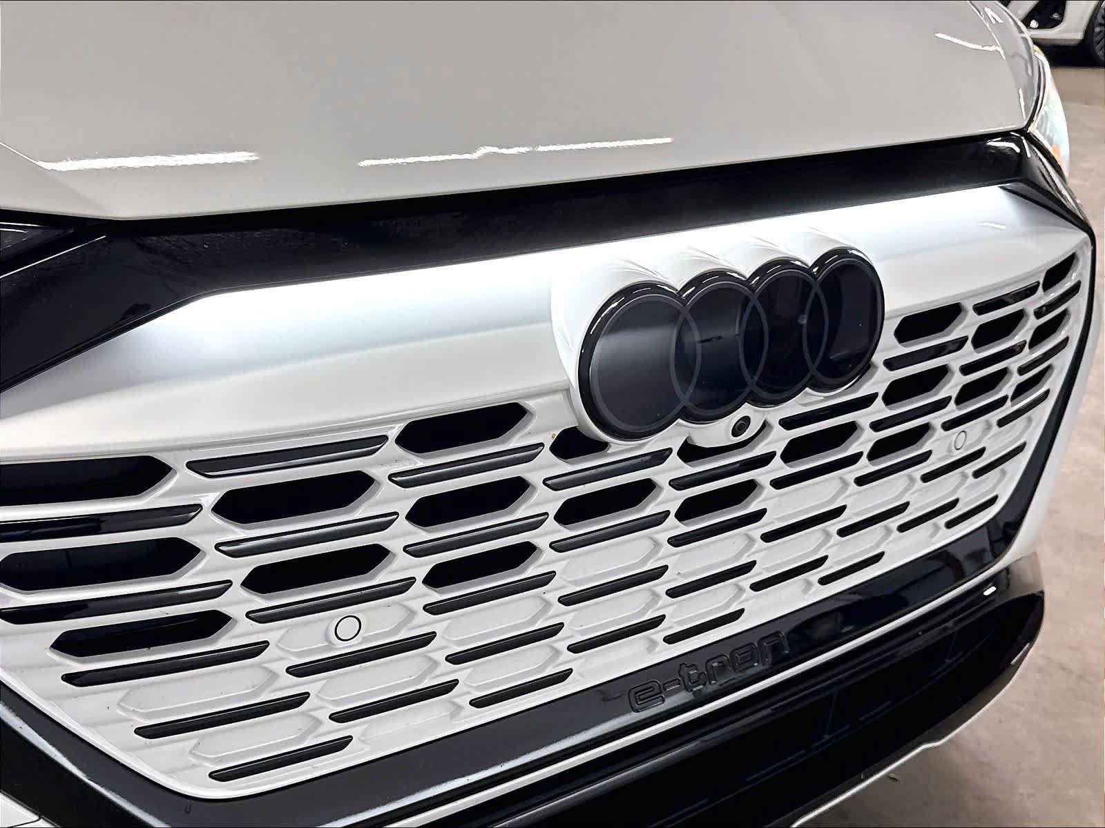 Certified 2024 Audi Q8 e-tron Prestige AWD/4WD image 32
