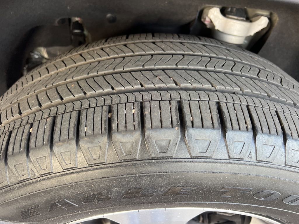 Used 2025 Honda Pilot EX-L image 10