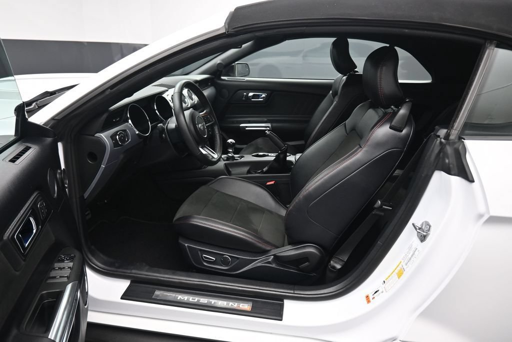 Used 2016 Ford Mustang GT Premium w/ Equipment Group 401A RWD image 11