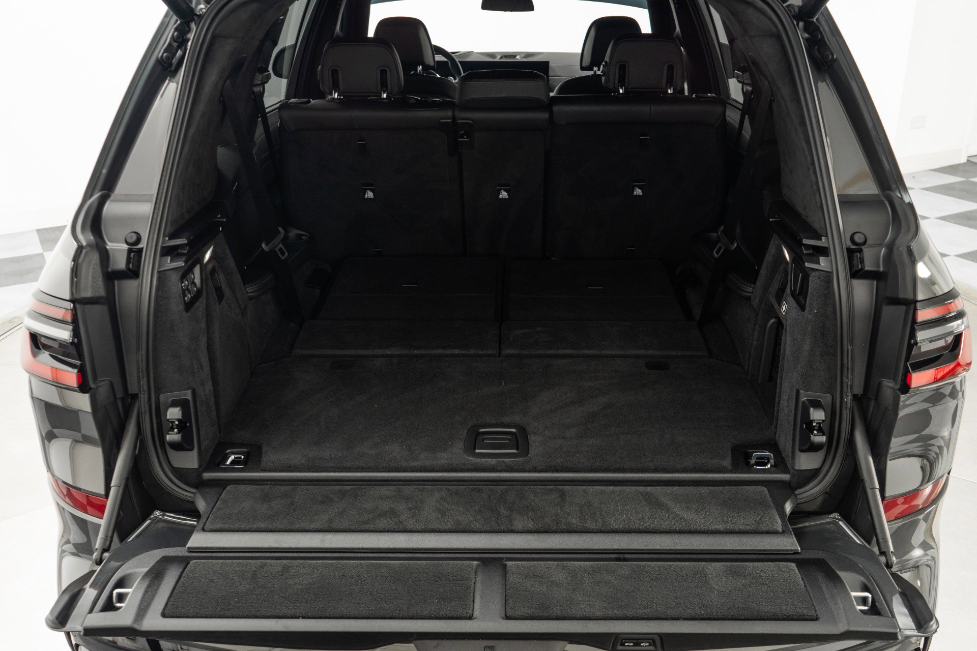 Used 2025 BMW X7 M60i image 18