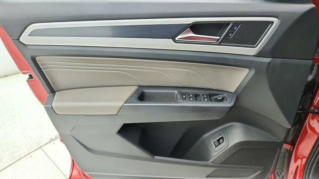 Used 2021 Volkswagen Atlas Cross Sport SE w/ Panoramic Sunroof Package image 34