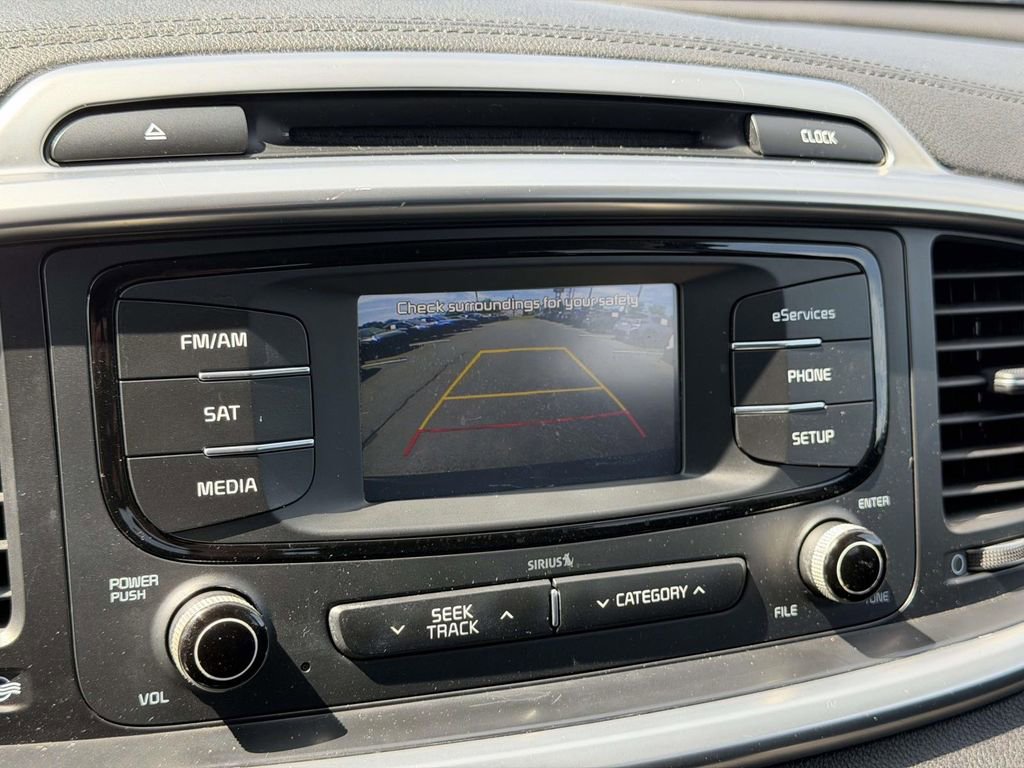 Used 2016 Kia Sorento EX image 23