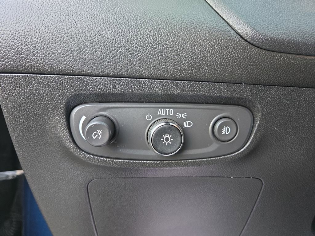 Used 2021 Buick Encore GX Select image 24