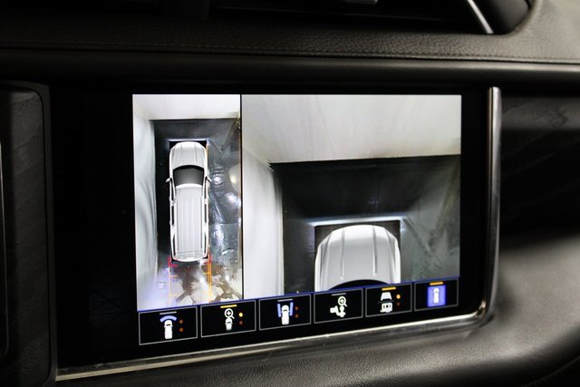 Used 2022 GMC Yukon XL Denali w/ Denali Premium Package image 19