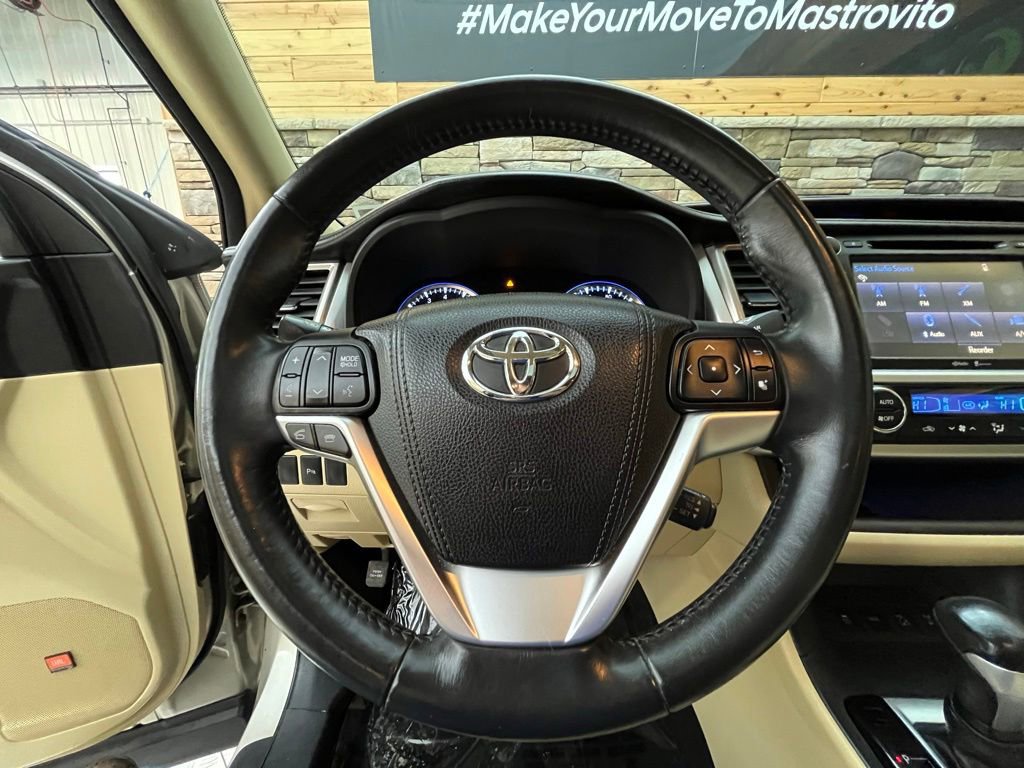 Used 2015 Toyota Highlander Limited AWD/4WD image 16