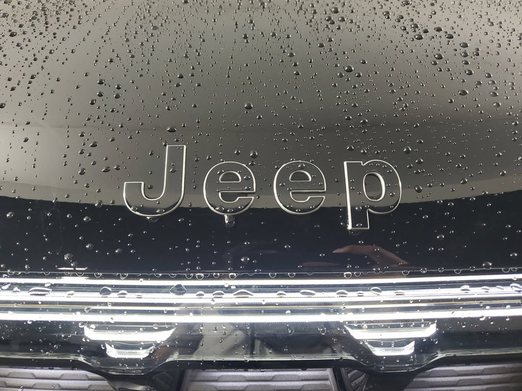 New 2026 Jeep Grand Wagoneer Limited AWD/4WD image 10