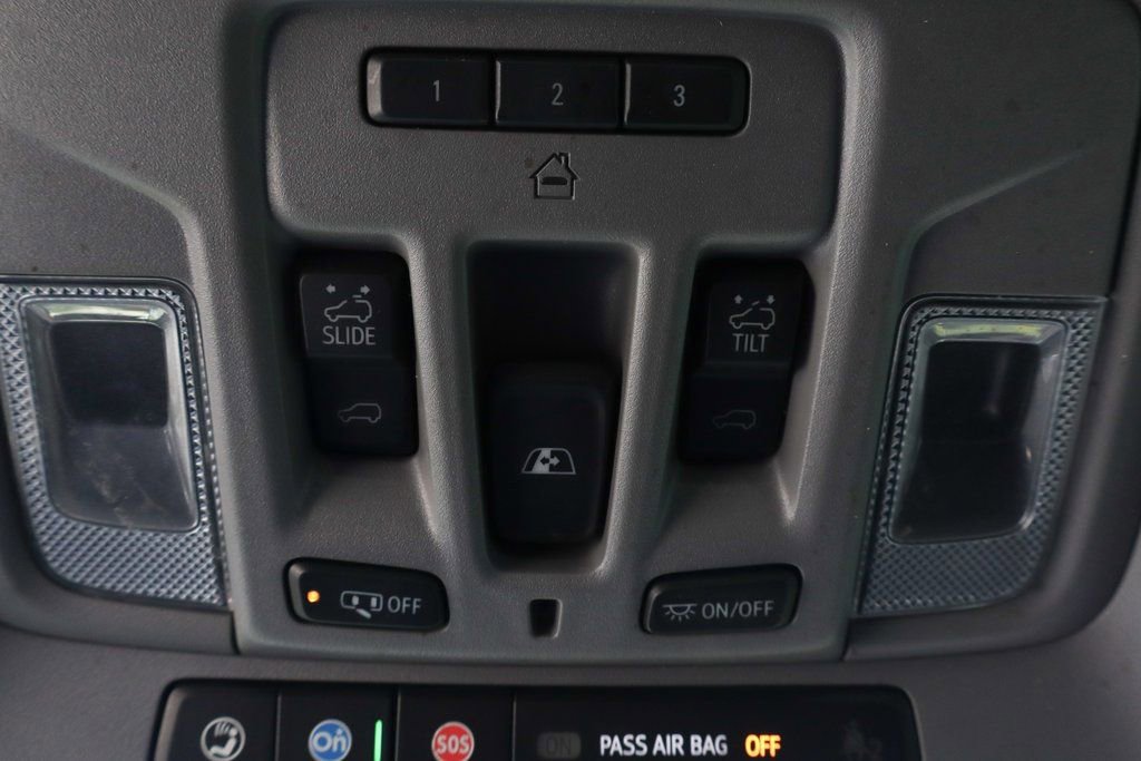 Used 2023 GMC Sierra 3500 Denali w/ Denali Black Diamond Edition image 33