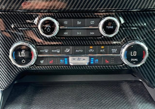 Used 2021 Ford F150 Raptor w/ Equipment Group 801A High AWD/4WD image 32