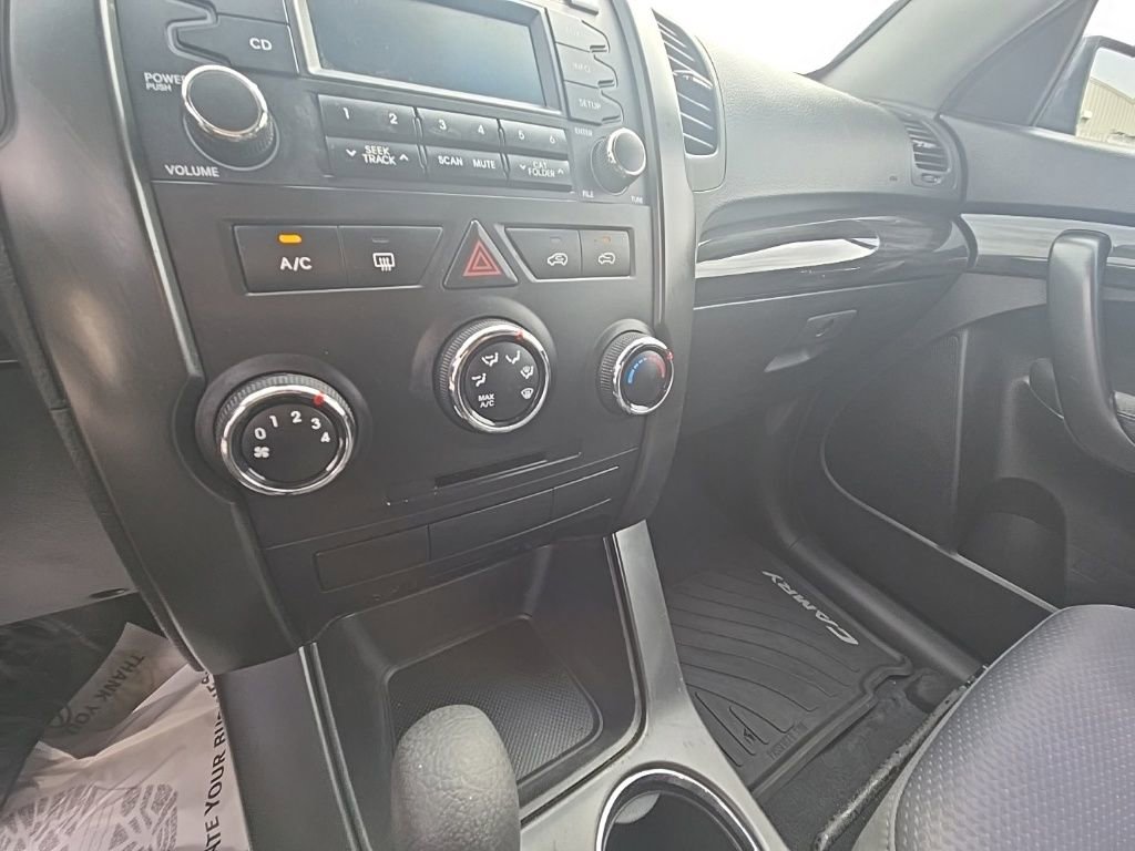 Used 2012 Kia Sorento LX image 18