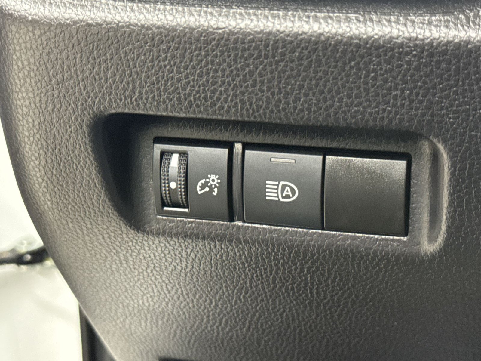 Used 2024 Toyota RAV4 LE AWD/4WD image 44