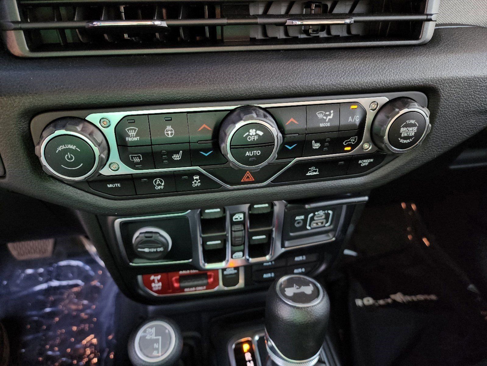 Used 2024 Jeep Wrangler Unlimited Sport image 11