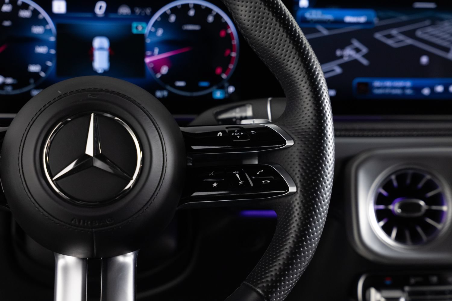 Used 2025 Mercedes-Benz G 550 w/ Exclusive Interior Package image 31