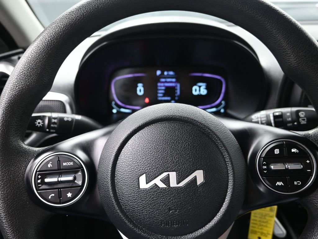 Used 2023 Kia Soul LX w/ LX Technology Package image 15