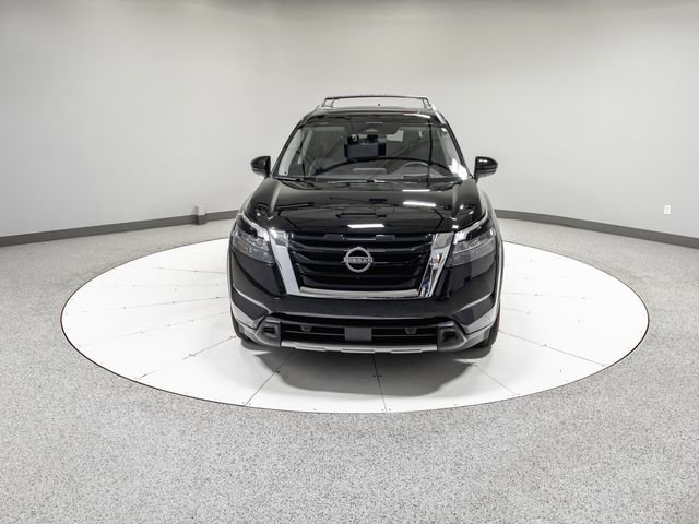 Used 2025 Nissan Pathfinder Platinum AWD/4WD image 31