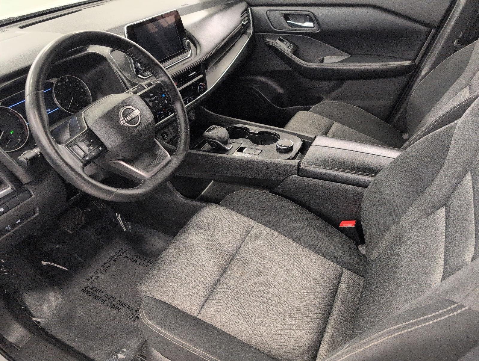 Used 2025 Nissan Rogue SV AWD/4WD image 9