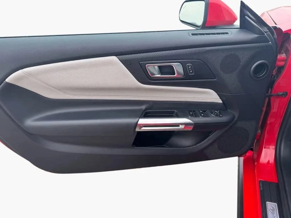 Used 2024 Ford Mustang Premium image 11
