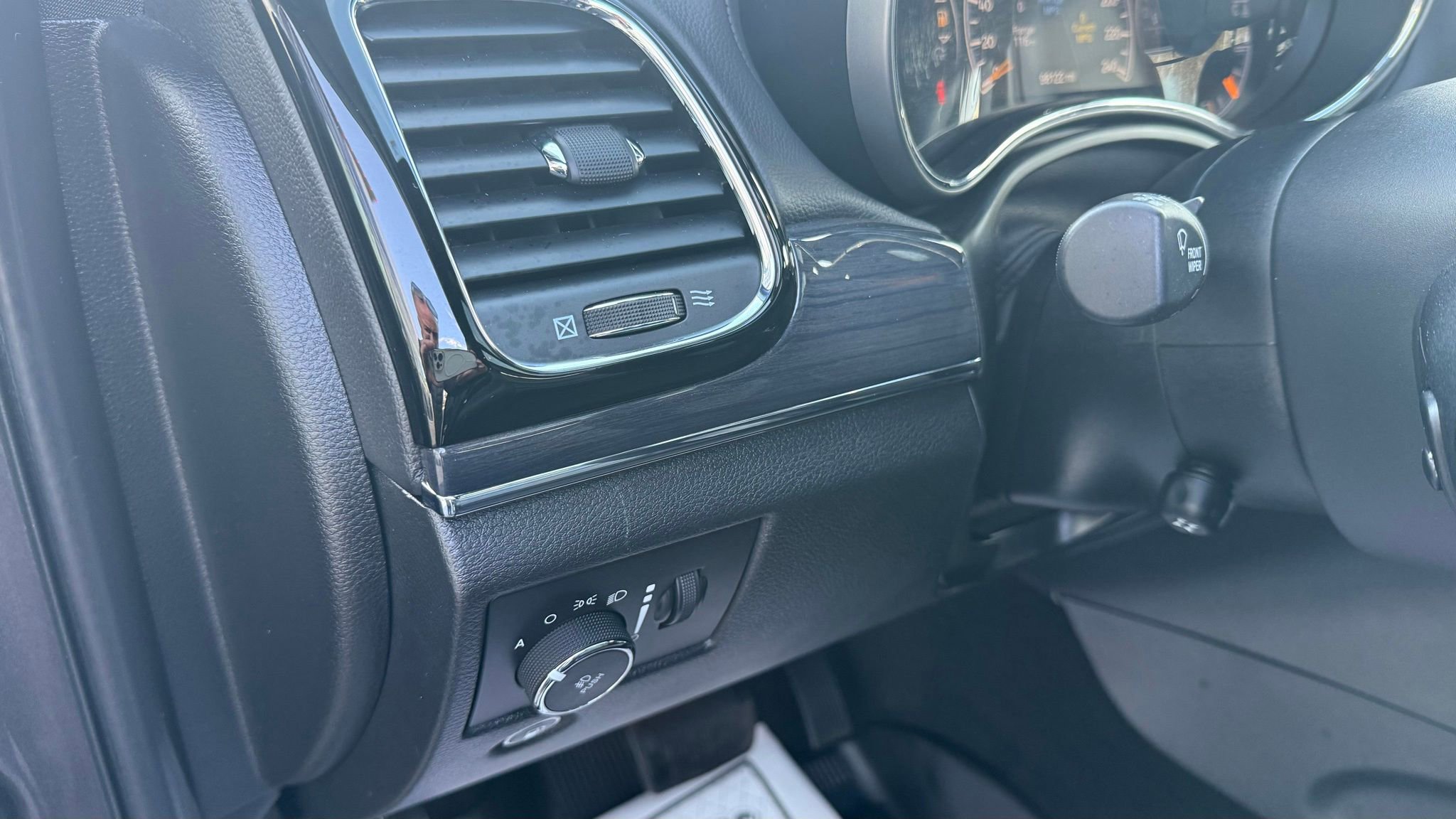 Used 2019 Jeep Grand Cherokee Overland image 35