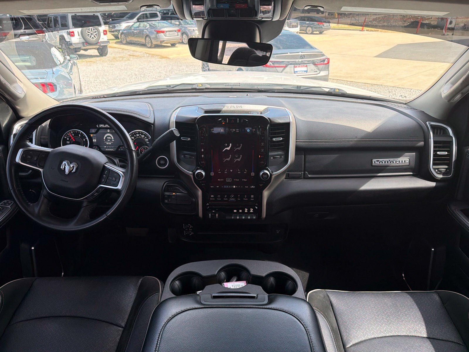 Used 2024 RAM 2500 Laramie w/ Safety Group AWD/4WD image 9