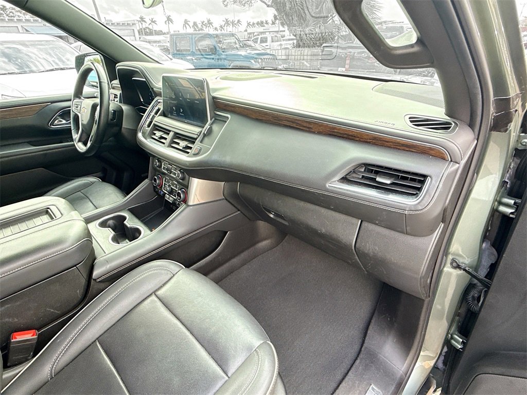 Used 2023 Chevrolet Suburban Premier image 32