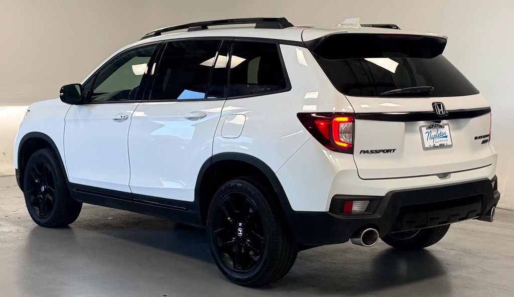 Used 2024 Honda Passport Black Edition image 4