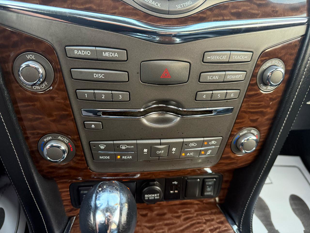 Used 2019 Nissan Armada SL w/ Premium Package image 23