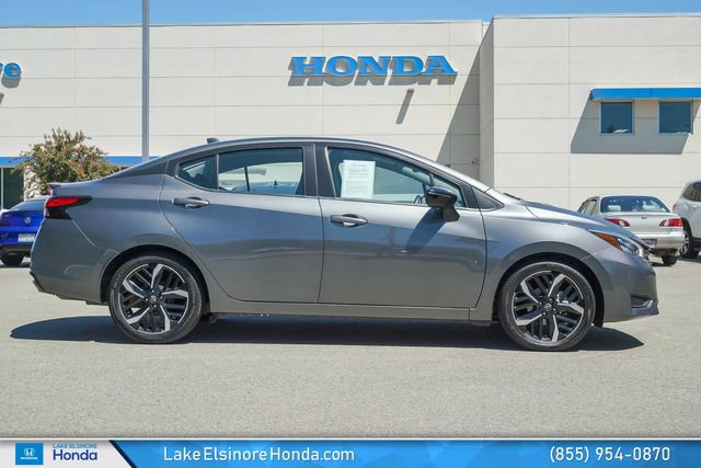 Used 2024 Nissan Versa SR FWD image 7