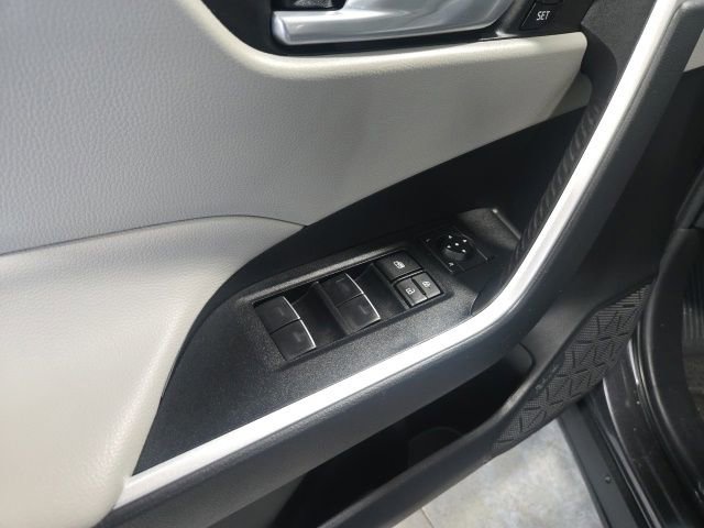 Used 2023 Toyota RAV4 XLE Premium AWD/4WD image 17