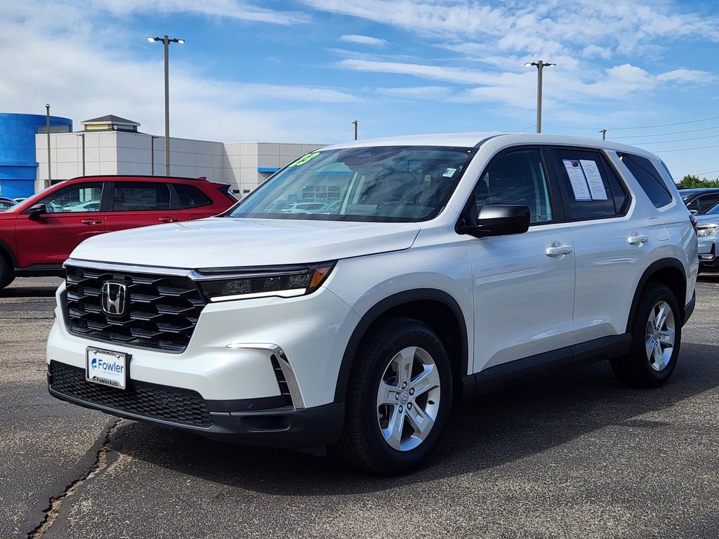 Used 2023 Honda Pilot LX image 3