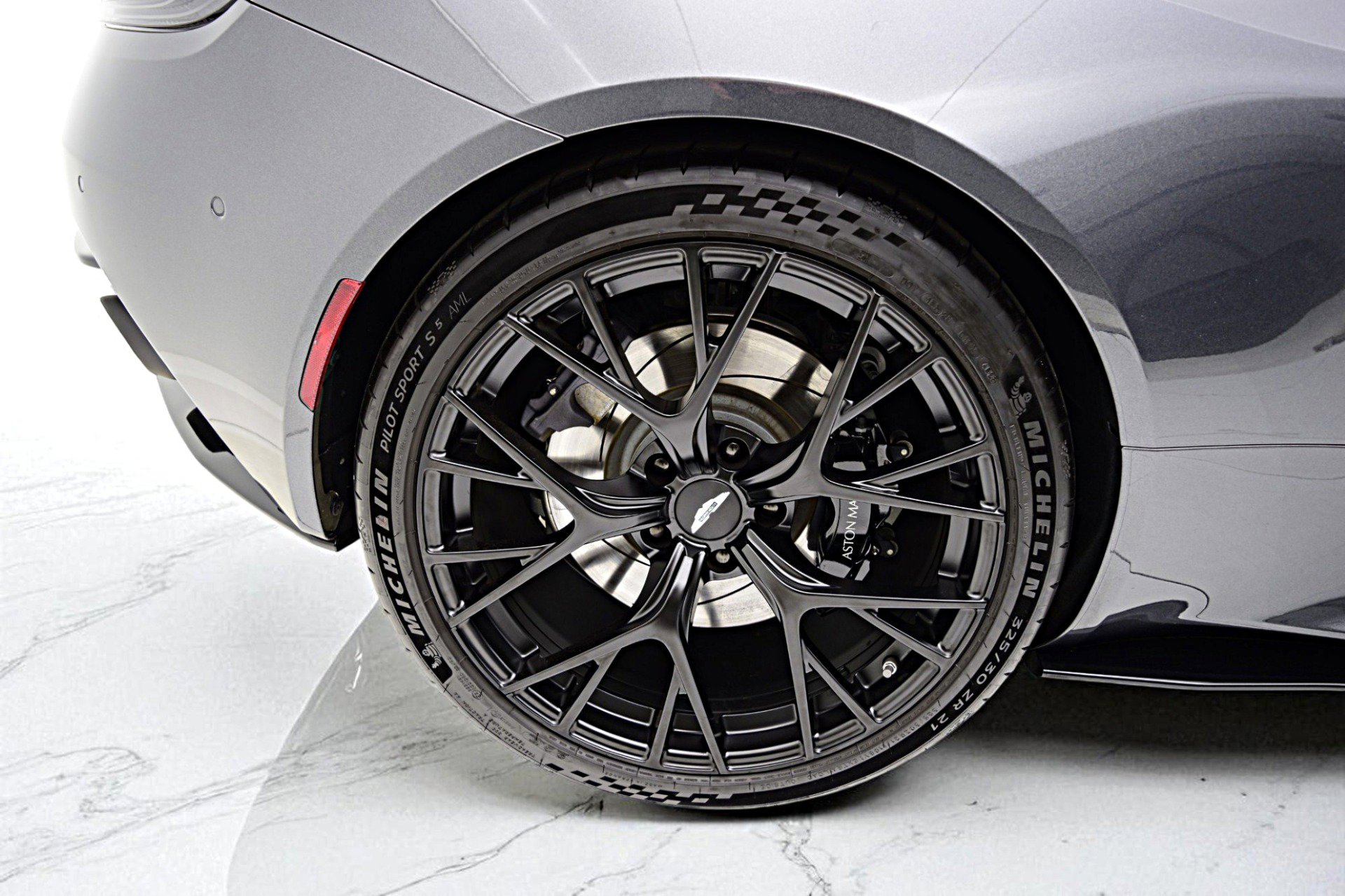 Used 2024 Aston Martin DB12 Coupe image 42