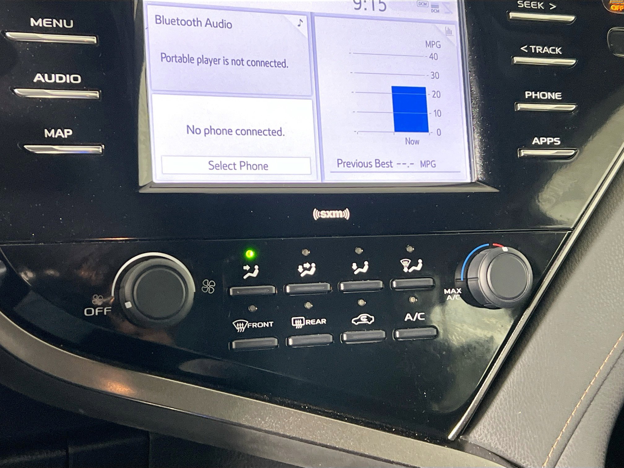 Used 2020 Toyota Camry LE image 26