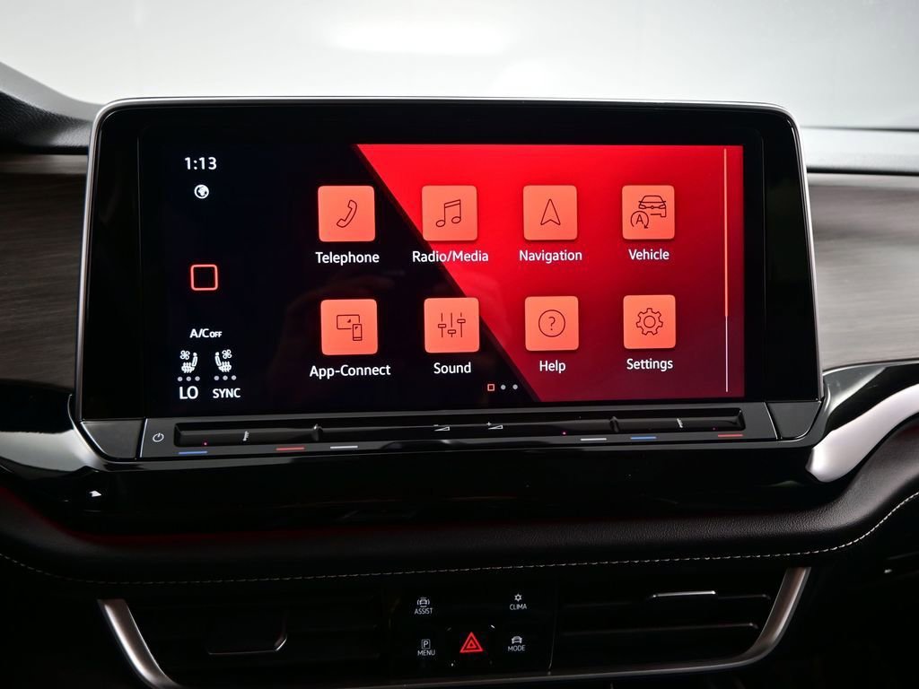 Used 2024 Volkswagen Atlas SEL Premium R-Line image 32
