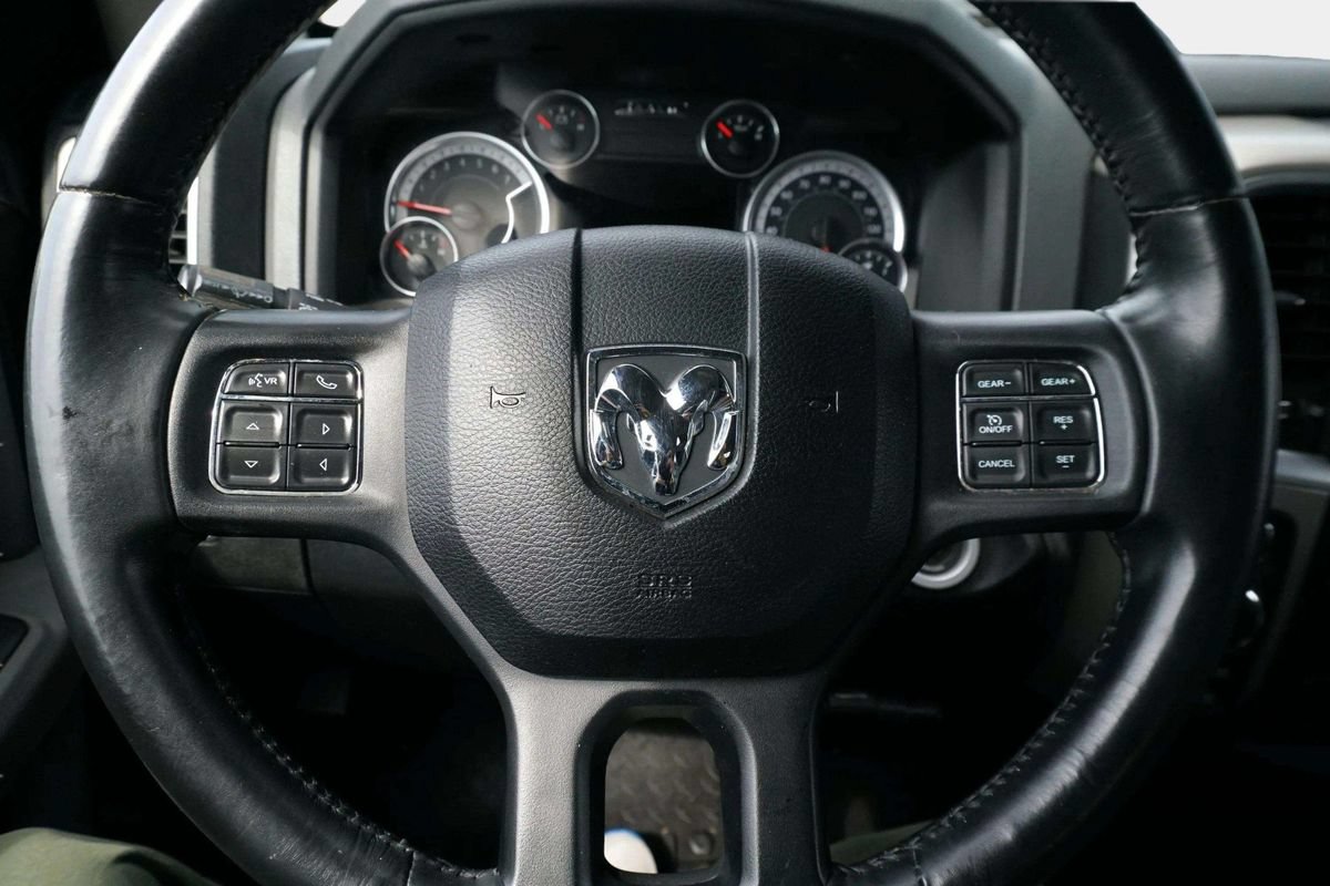Used 2015 RAM 1500 Classic SLT w/ Luxury Group AWD/4WD image 26