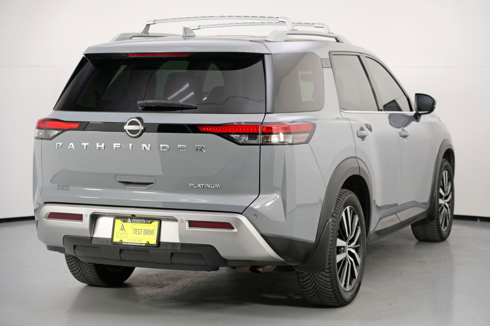 Used 2023 Nissan Pathfinder Platinum image 53