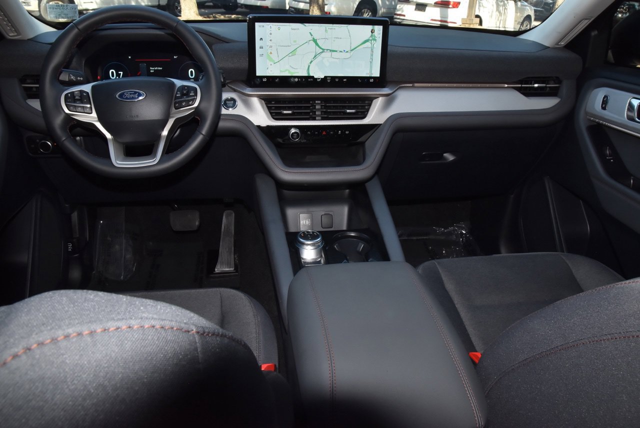 Certified 2026 Ford Explorer Active RWD image 17