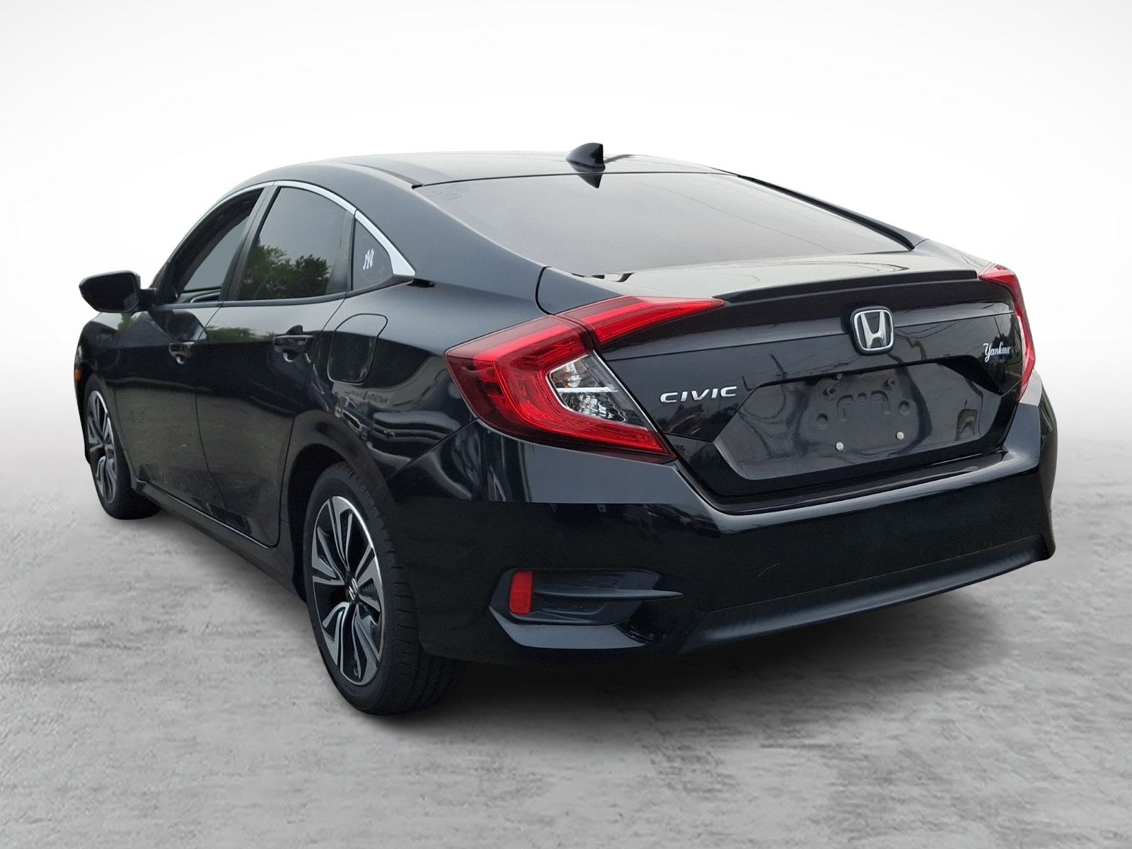 Used 2018 Honda Civic EX-T image 4