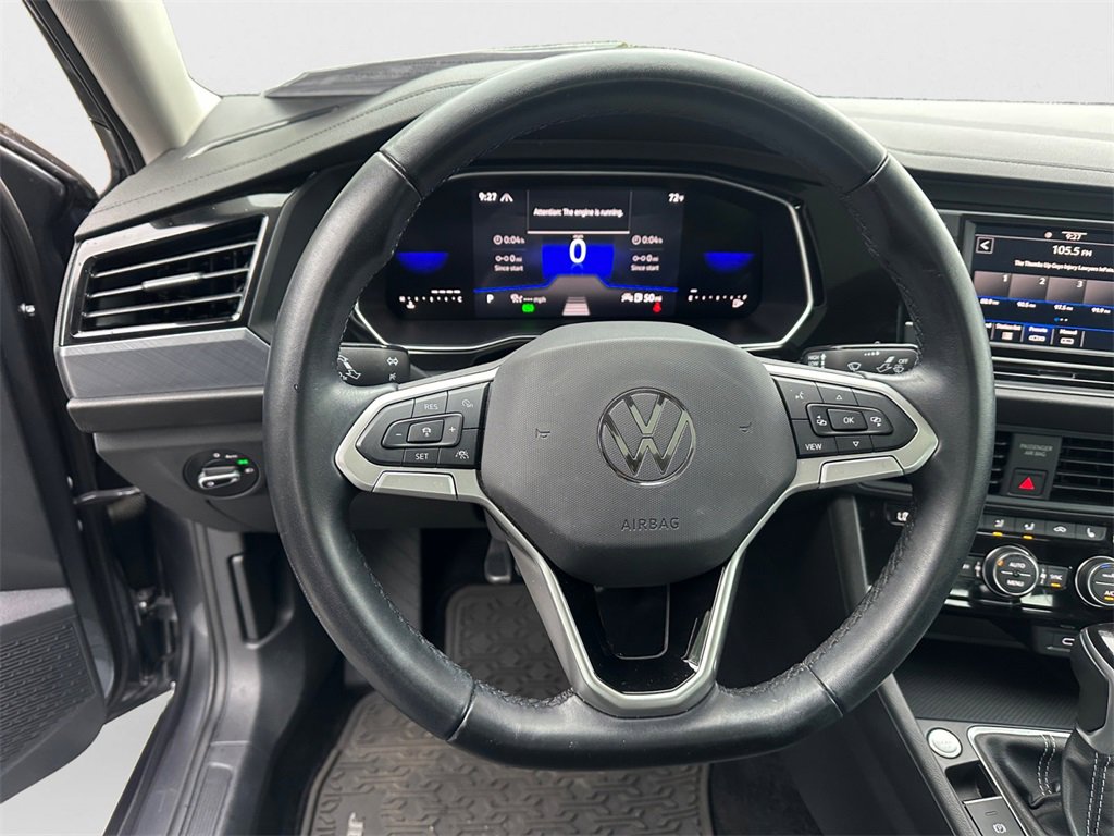 Used 2023 Volkswagen Jetta SE image 17