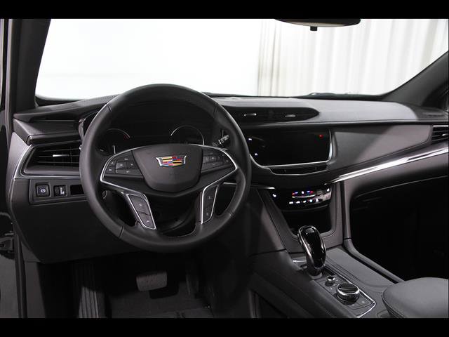 Used 2025 Cadillac XT5 Luxury w/ LPO, Floor Liner Package AWD/4WD image 6