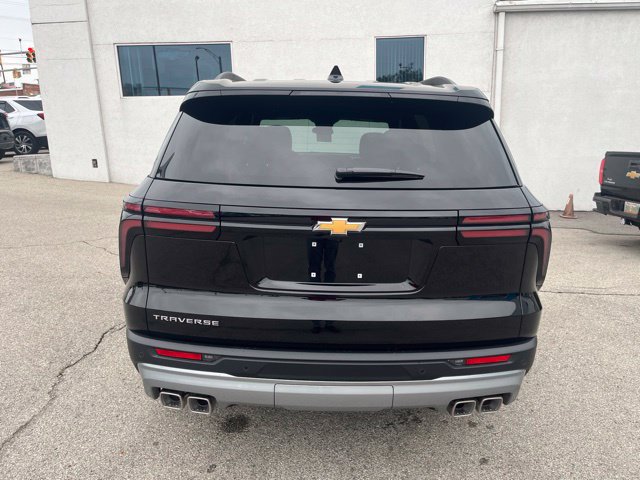 New 2027 Chevrolet Traverse LT FWD image 4