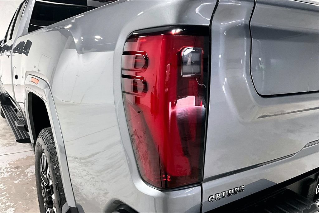Used 2024 GMC Sierra 3500 Denali Ultimate AWD/4WD image 31
