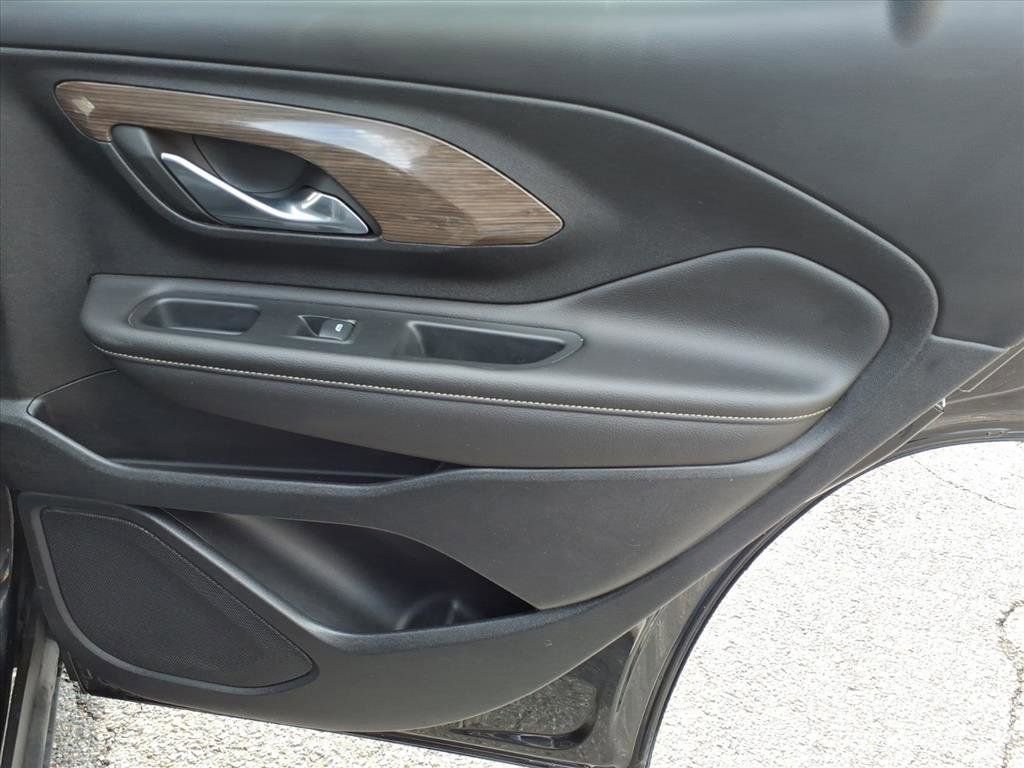Used 2022 GMC Terrain Denali image 16