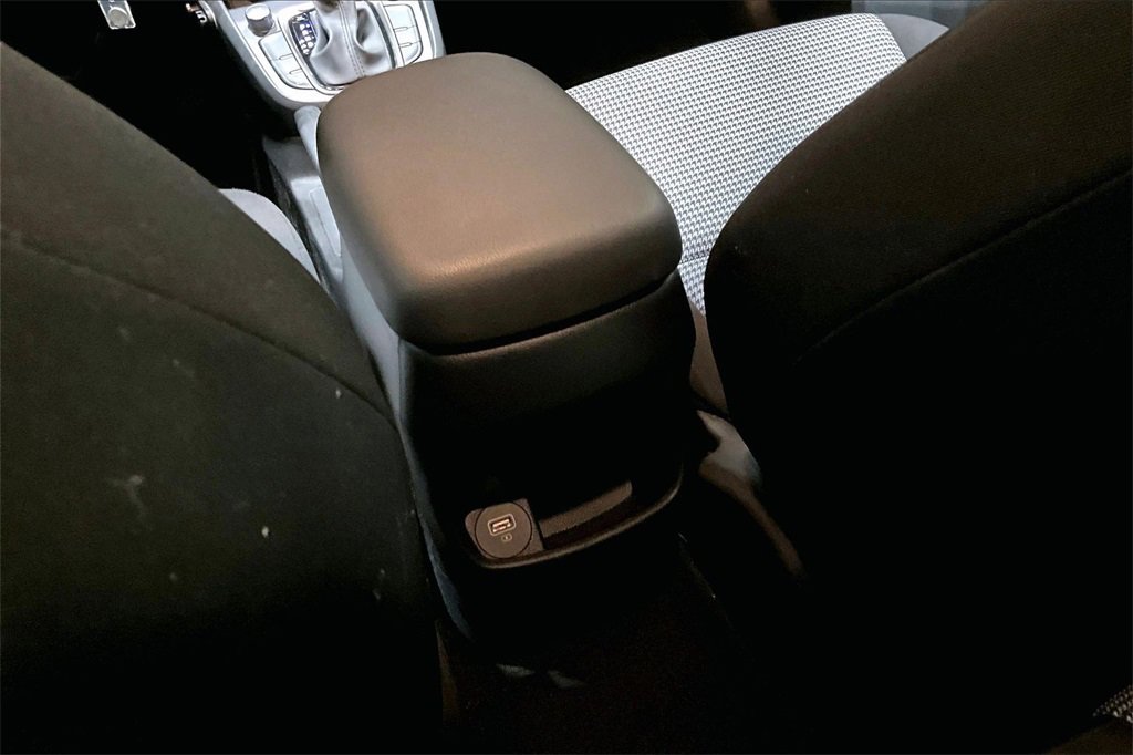 Used 2023 Hyundai Kona SE image 32